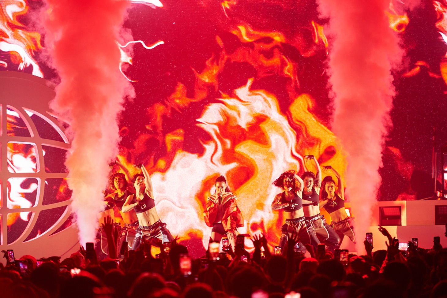 Awich「THE UNION TOUR 2024」東京・Zepp Haneda（TOKYO）公演の様子。