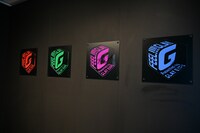 サイン入りのイベントロゴ。