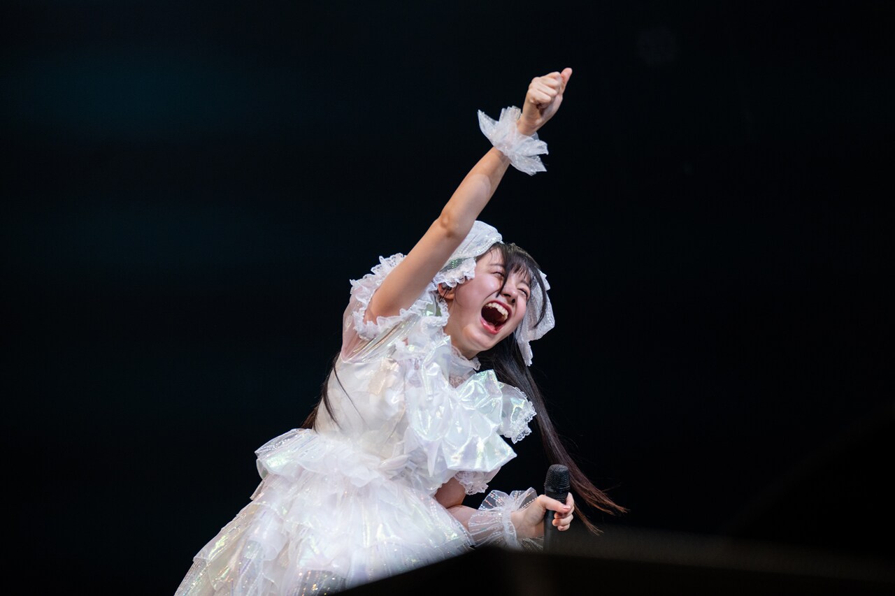 えびちゅう仲村悠菜17歳、生誕ソロライブで“エビマニ”メドレー