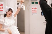 舞台裏で「ヤー！」と叫ぶ終演後の仲村悠菜。