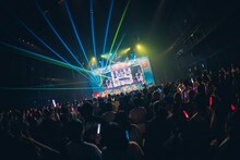 アンスリューム「夏恋予防セッシュ!!!!!!!」の様子。（撮影：真島洸）