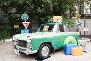 グリーンのクラシックカー。
