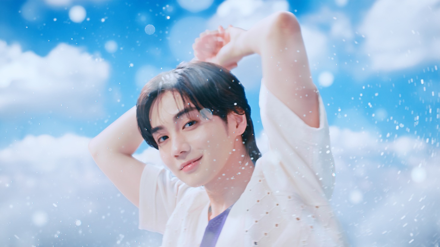 「VAAM SMART FIT WATER SPARKLING」新 Web CM「Move！動き出せ！」編より。