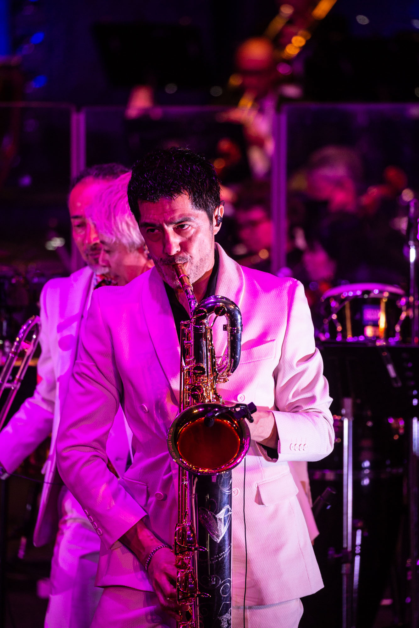 谷中敦（Baritone Sax）（撮影：仁礼博）