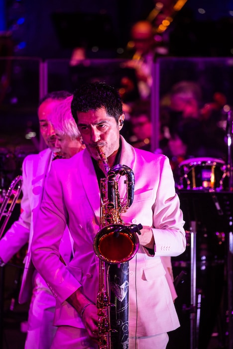 谷中敦(Baritone Sax)(撮影:仁礼博)