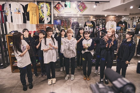 スペースシャワーTV「アンジュルム特番~佐々木莉佳子のやさしい世界へ 君もおいでよ~」より。(撮影:曽我美芽)