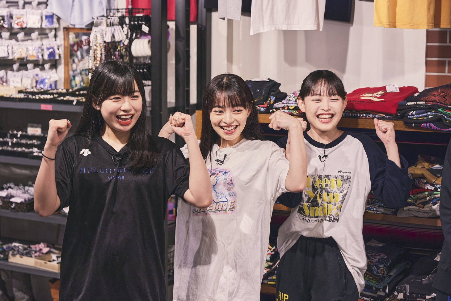 スペースシャワーTV「アンジュルム特番～佐々木莉佳子のやさしい世界へ 君もおいでよ～」より。（撮影：曽我美芽）