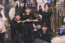 スペースシャワーTV「アンジュルム特番～佐々木莉佳子のやさしい世界へ 君もおいでよ～」より。（撮影：曽我美芽）