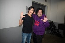 左から武田真治、岡崎体育。（撮影：深野輝美）