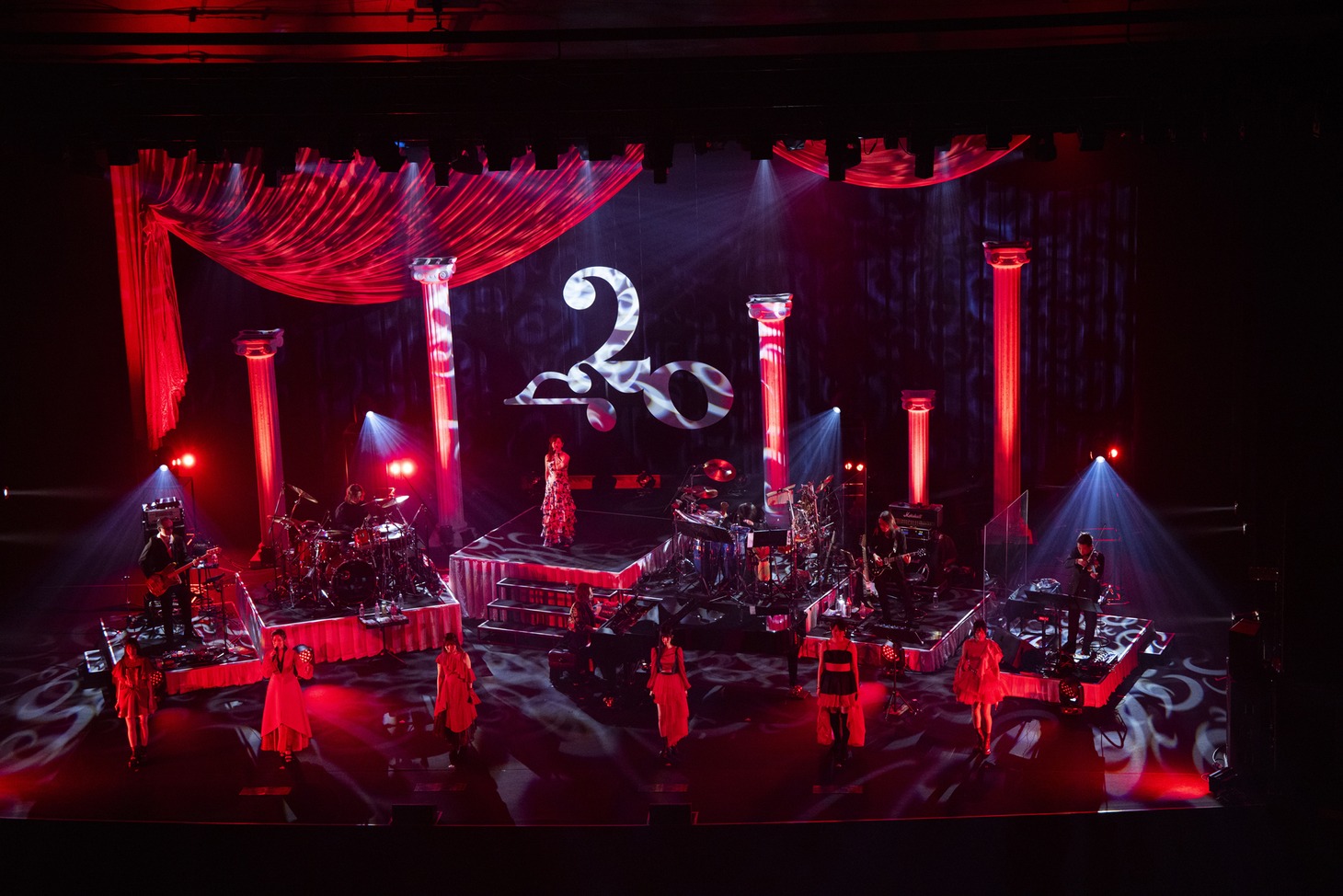 「Yuki Kajiura LIVE vol.＃20～日本語封印20th Special～」初日公演の様子。