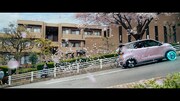 「日産サクラ」新CM「サクッといきましょう」編より。