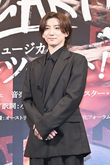 フォトセッション中の京本大我（SixTONES）。