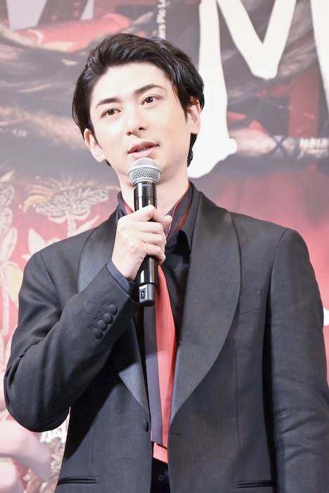 「彼（京本大我）は天才なんです」と言い切る古川雄大。