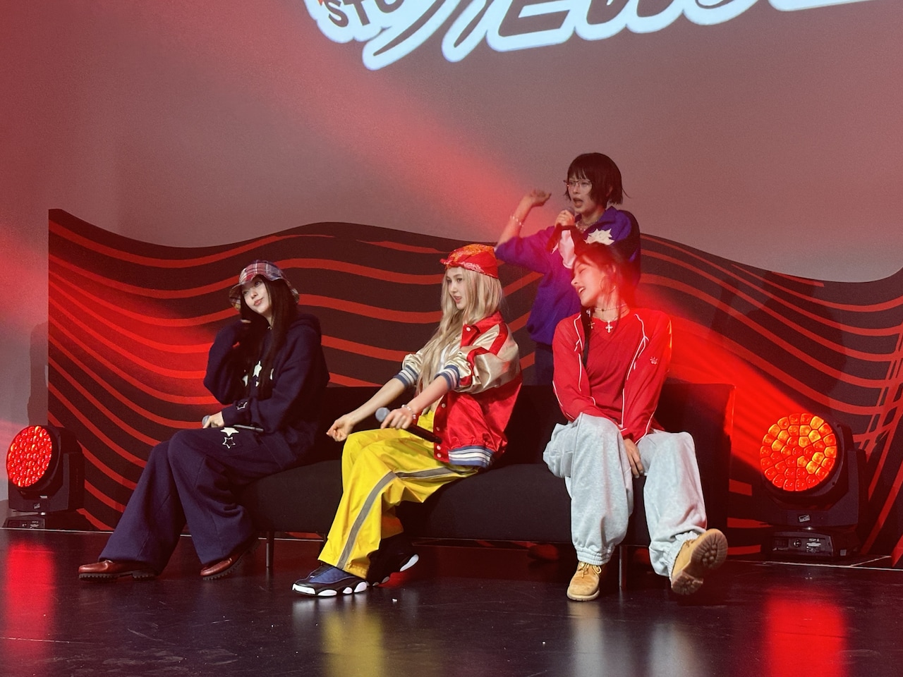 NewJeans Coke Studio Live 限定Tシャツ NewJeans Coke Studio Live 限定Tシャツ
