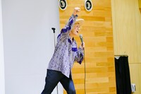 山田義孝（Vo）（写真提供：日音）