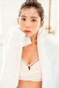 奈良未遥（NGT48）1st写真集「こんな風に見られているのか？」特典ポストカード (c)blueprint（撮影：下屋敷和文）