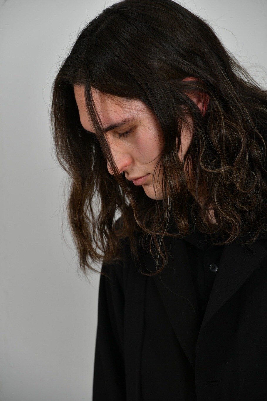 MON/KU、“記憶と忘却”がテーマの新曲「産毛」発表　レコーディングにはVelladon＆euhが参加