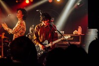 左から河西洋介（Vo）、真田徹（G）。（Photo by Satsuki Kato）