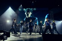 「HAPPY UNBIRTHDAY」のステージの様子。 (c)LAPONE Entertainment