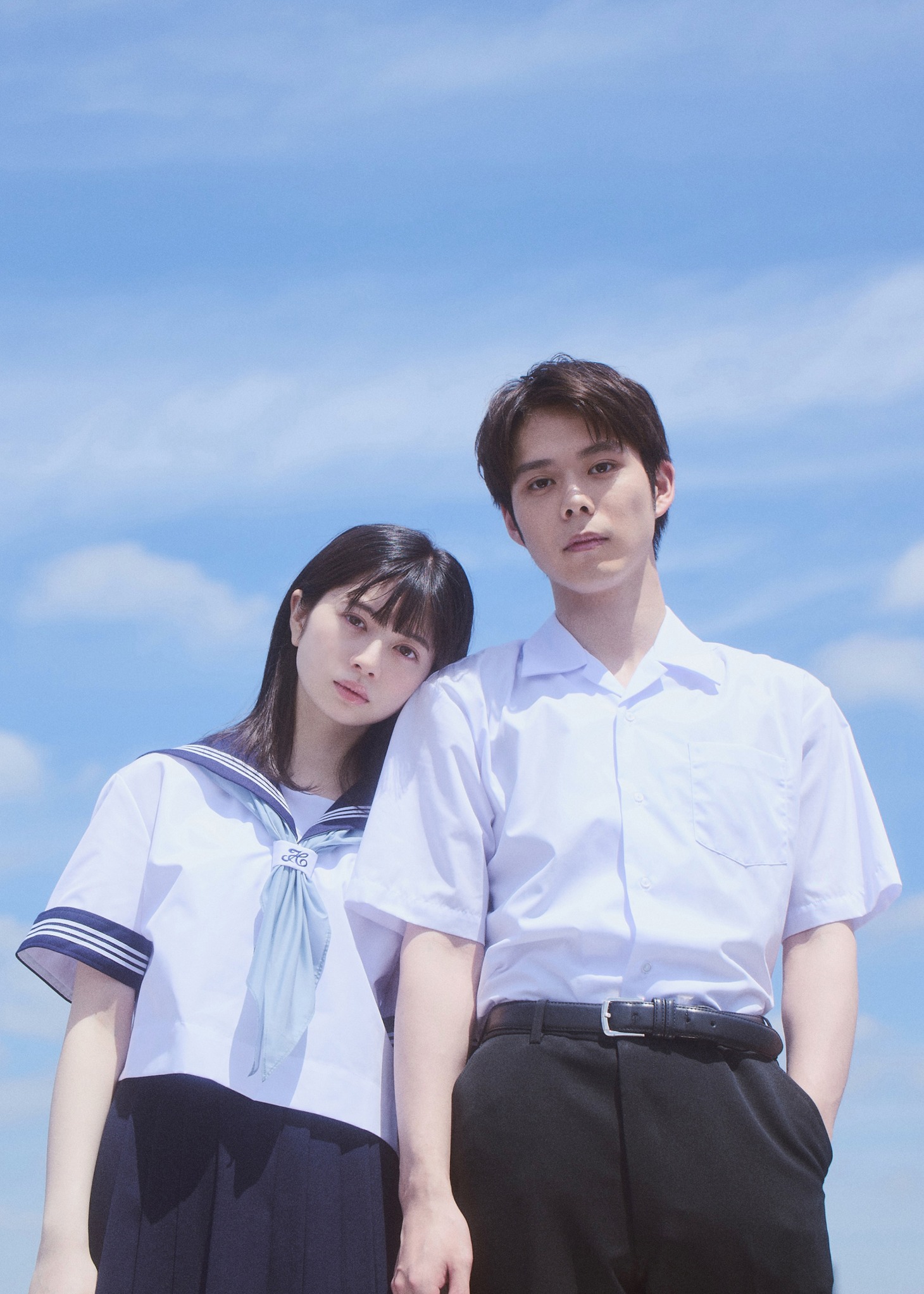 「あの子の子ども」に出演する桜田ひより（左）、細田佳央太（右）。