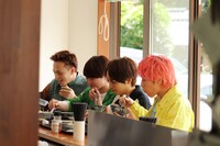 左から満島真之介、大橋和也（なにわ男子）、藤原丈一郎（なにわ男子）、兼近大樹（EXIT）。(c)日本テレビ