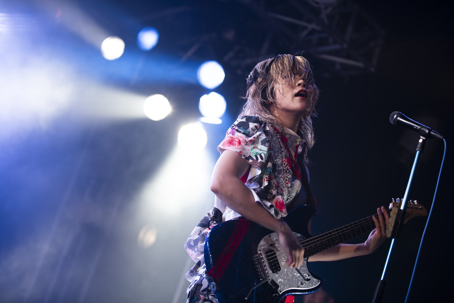 はな（Vo, G / Gacharic Spin）（Photo by MAYUMI）