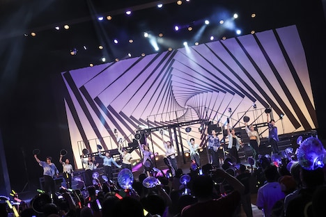 AMEFURASSHI「梅雨祭 2024-Dance in the rain-」の様子。（撮影：笹森健一）