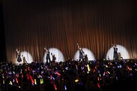 AMEFURASSHI「梅雨祭 2024-Dance in the rain-」の様子。（撮影：笹森健一）