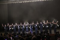 AMEFURASSHI「梅雨祭 2024-Dance in the rain-」の様子。（撮影：笹森健一）