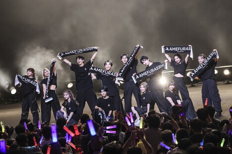 AMEFURASSHI「梅雨祭 2024-Dance in the rain-」の様子。（撮影：笹森健一）