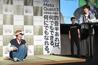 地上に落下したユーキ（左）を見るリョウガ（右）。