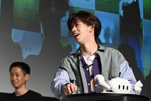 爆笑するリョウガ。