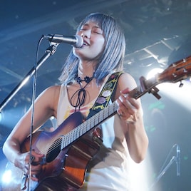 岸本ゆめの、新宿LOFTで記念すべき1歩を踏み出す「みんなが感じている嫌なことを塗りつぶしたい」