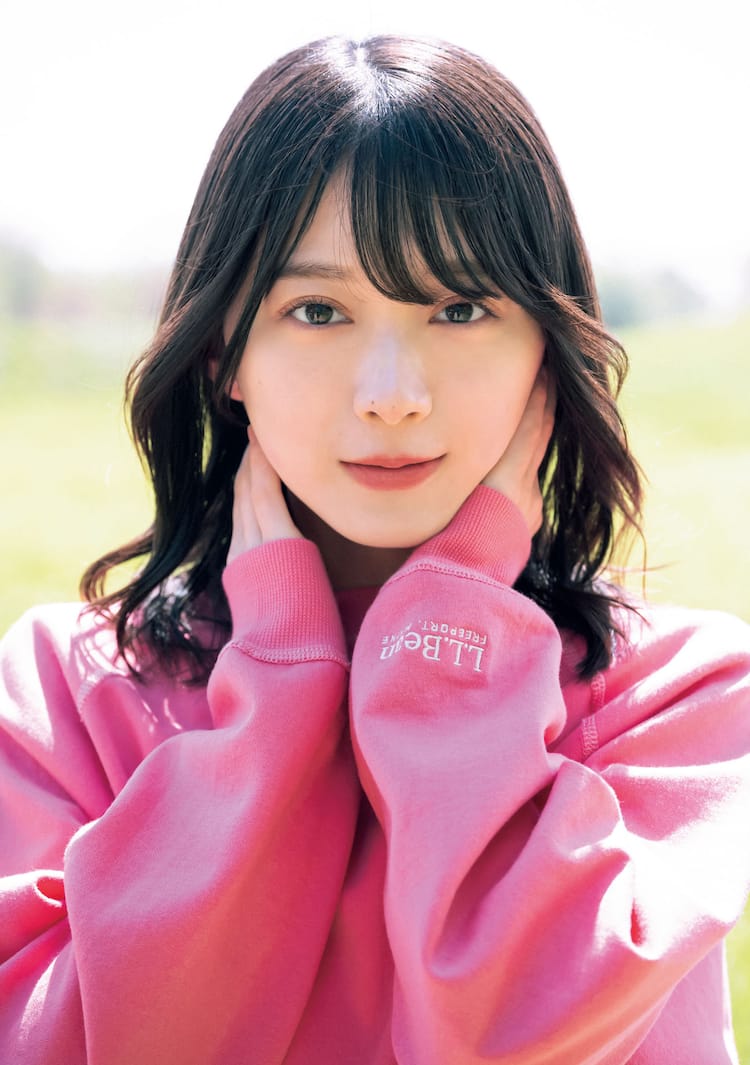 HIKARU サイン入り 2021年12月12日 8枚（櫻坂46グラビア企画「週刊少年 
