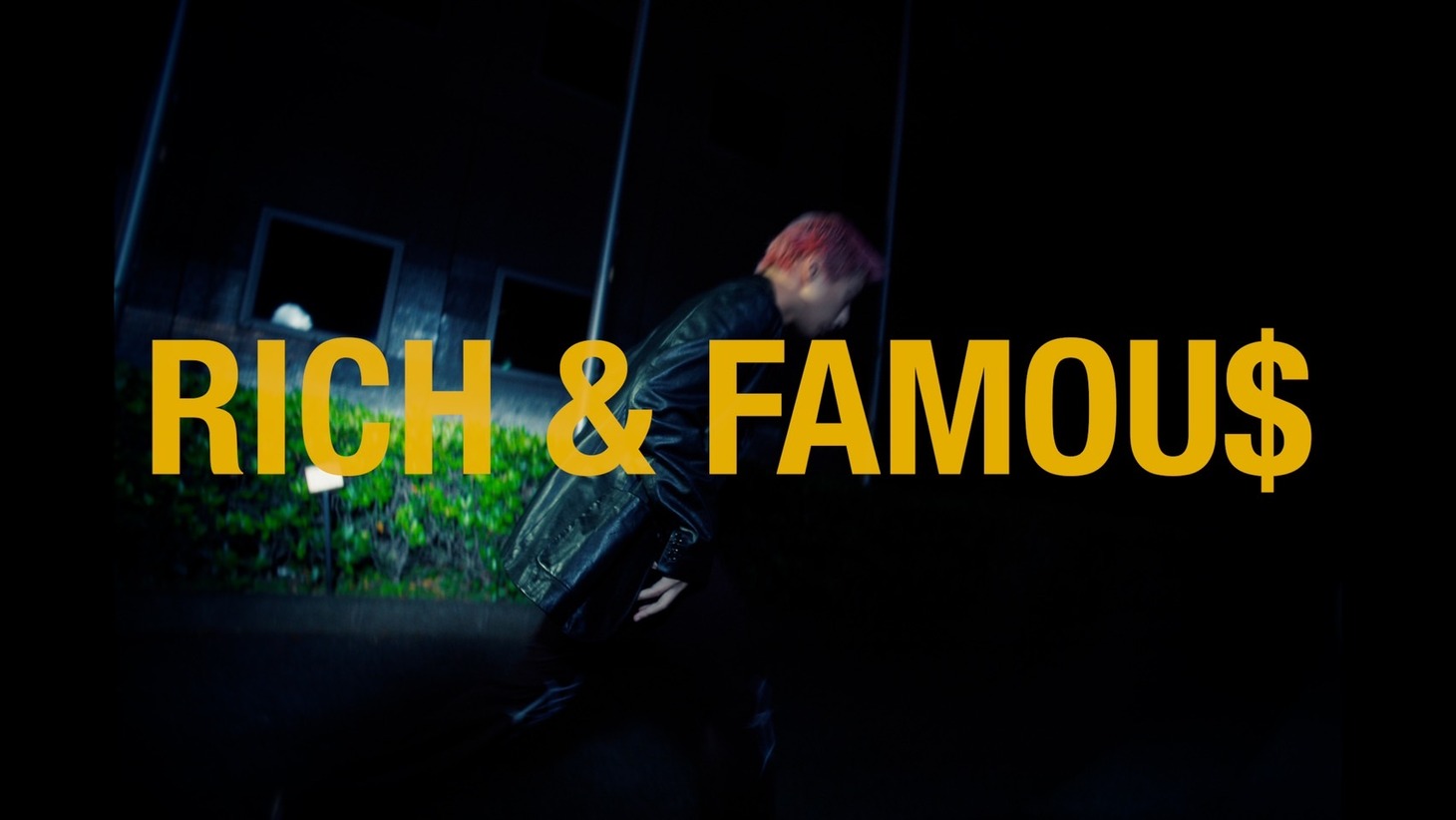 SATOH「Rich & Famous」ミュージックビデオより。