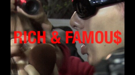 SATOH「Rich & Famous」ミュージックビデオより。