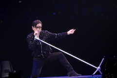 藤井フミヤが40年分の歌を届けた111回目の武道館、燃え尽きながらも 