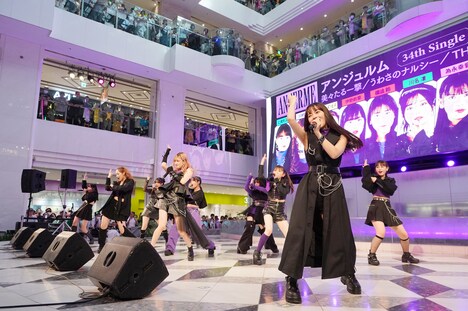 アンジュルム「美々たる一撃 / うわさのナルシー / THANK YOU, HELLO GOOD BYE」発売記念イベントの様子。