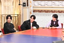 左から高橋恭平（なにわ男子）、櫻井翔（嵐）。菊池風磨（timelesz）、(c)TBS