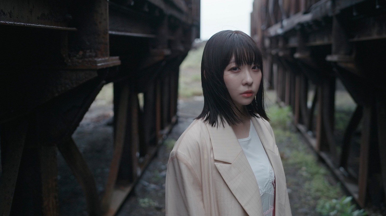 ExWHYZ「Sweet & Sour」MVより。