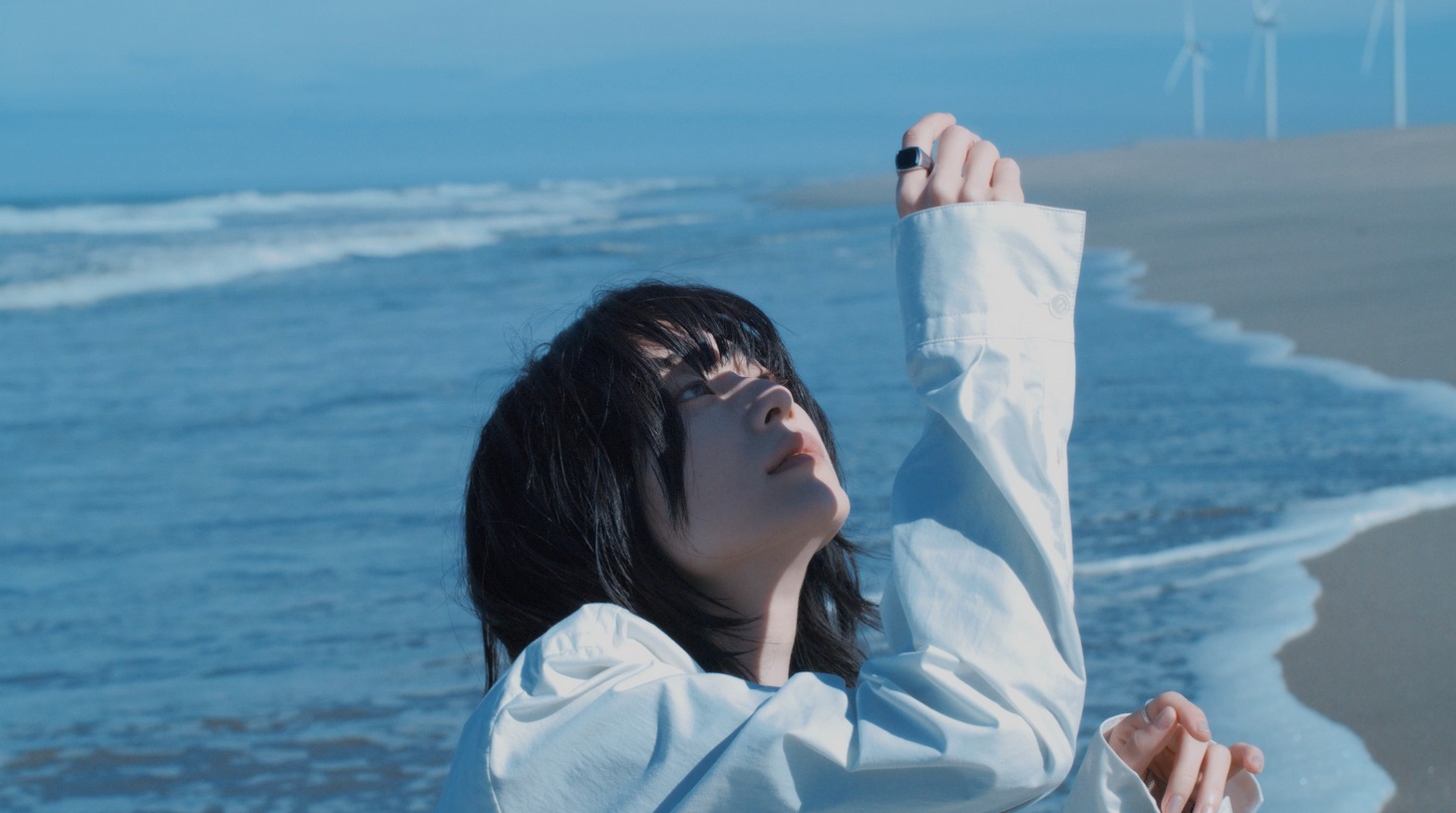 ExWHYZ「Sweet & Sour」MVより。