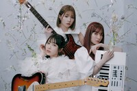 SILENT SIREN。中央があいにゃんこと山内あいな。