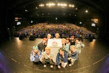 INIとMINI。 (c) LAPONE Entertainment