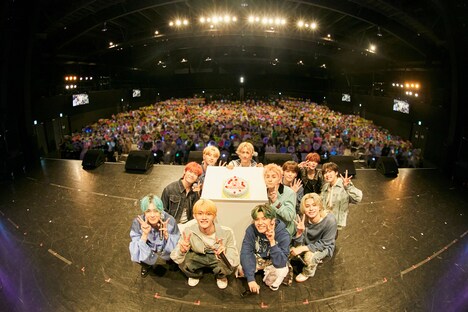 INIとMINI。 (c) LAPONE Entertainment