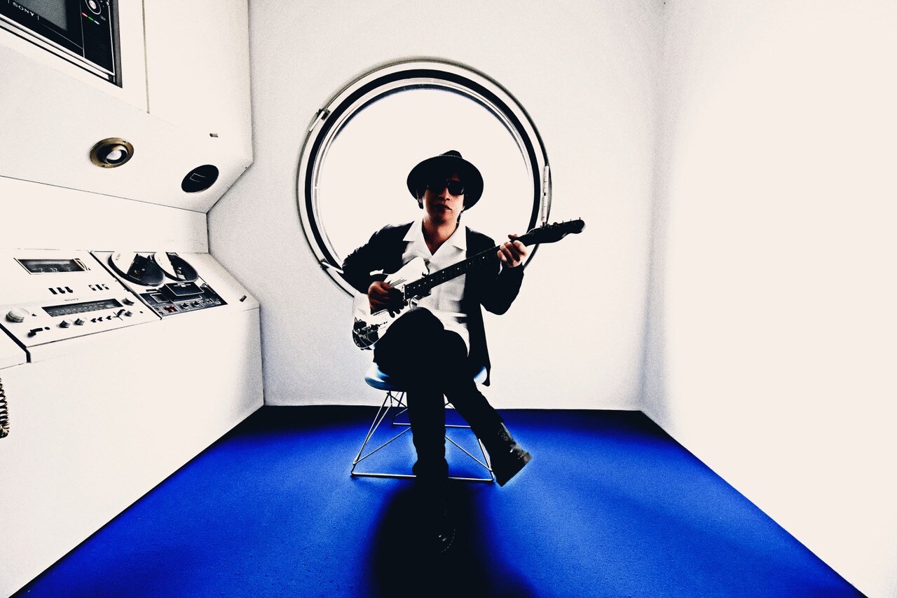 杉本恭一が弾き語りツアー「アコギな夜」4年ぶり開催、江の島では浜崎貴司とツーマンで