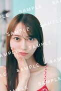 弓木奈於（乃木坂46）1st写真集「天使だったのか」HMV特典のポストカード画像（撮影：三瓶康友 / ワン・パブリッシング）