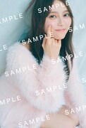 弓木奈於（乃木坂46）1st写真集「天使だったのか」TOWER RECORDS特典のポストカード画像（撮影：三瓶康友 / ワン・パブリッシング）