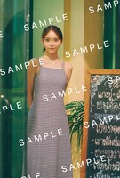 弓木奈於（乃木坂46）1st写真集「天使だったのか」三省堂書店特典のポストカード画像（撮影：三瓶康友 / ワン・パブリッシング）