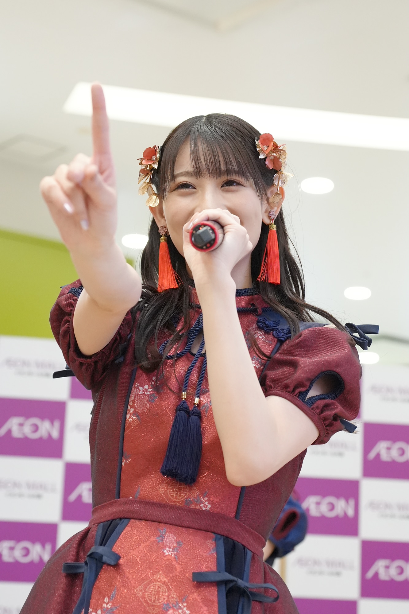 秋本帆華