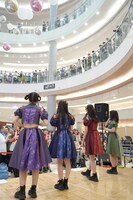 愛知・イオンモール大高でフリーライブを行うTEAM SHACHI。